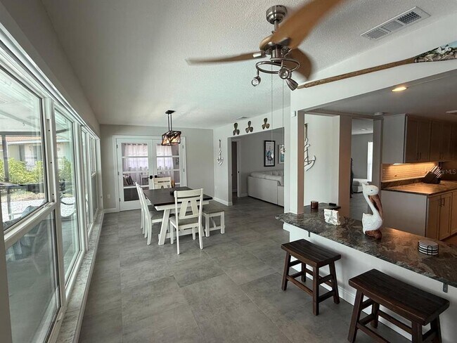Building Photo - 1425 Appian Dr