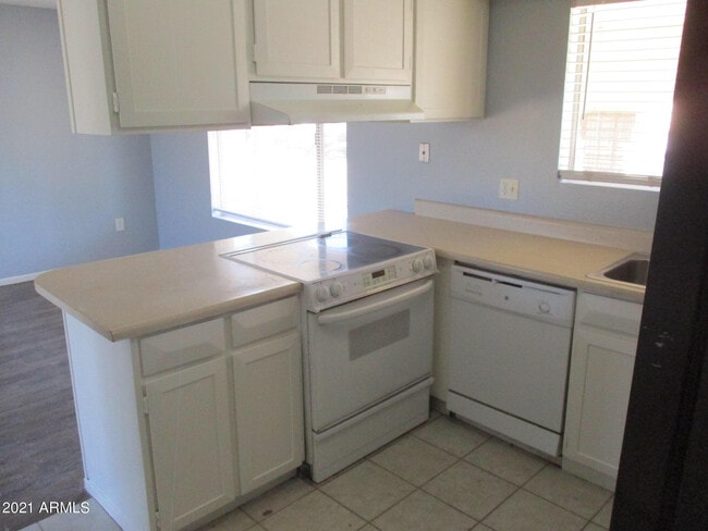 Building Photo - 6014 S College Ave