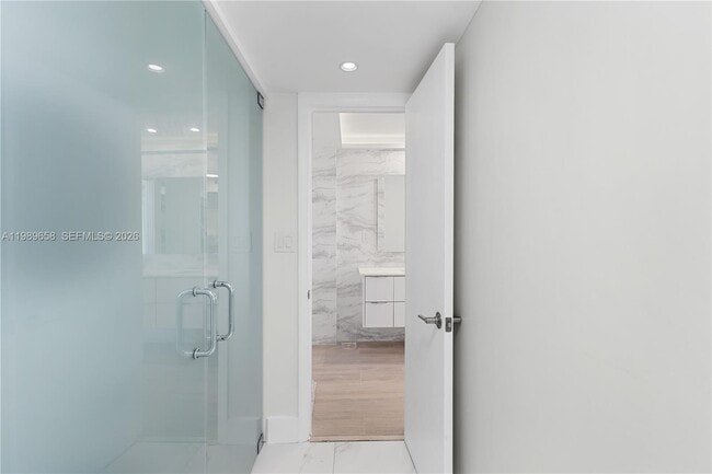 Building Photo - 401 Ocean Dr