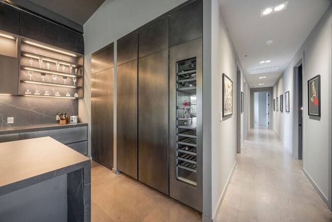 Building Photo - 908 White St