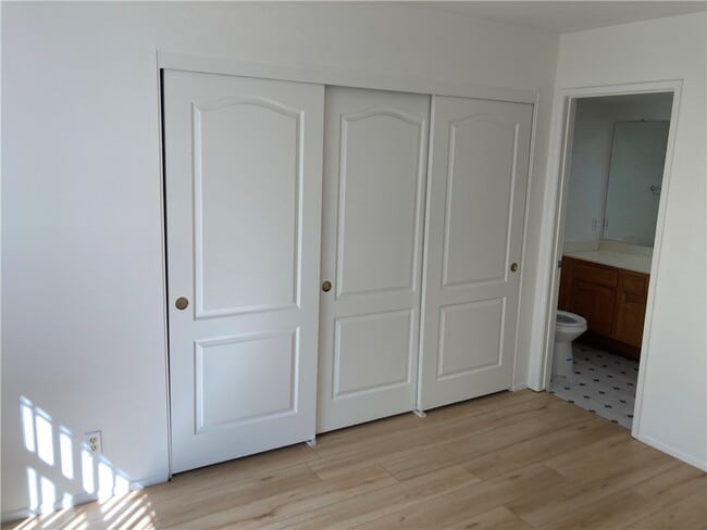 Building Photo - 2300 Maple Ave