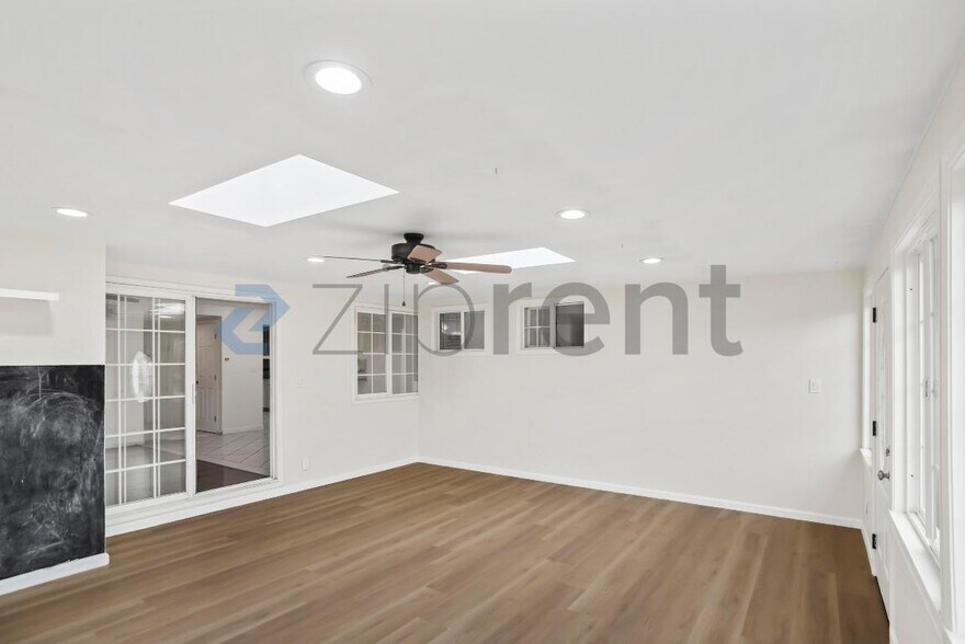 Building Photo - 3350 Denton Way