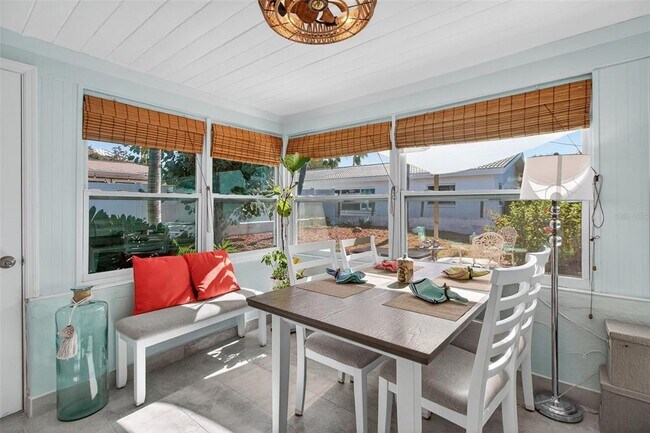 Building Photo - 741 Lantana Ave