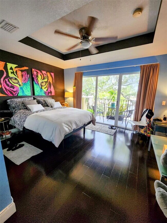 Building Photo - 730 NE 90th St