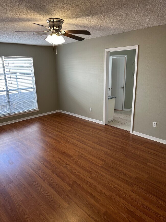 Building Photo - 25402 Sugar Valley Ln