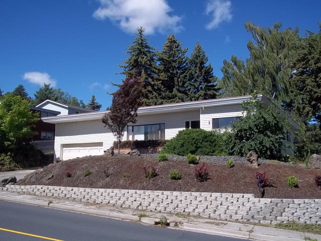 Building Photo - 1315 NE Orchard Dr