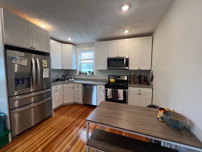 Primary Photo - 307 Highland Ave