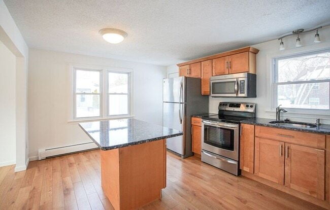 Building Photo - 29 Crown St