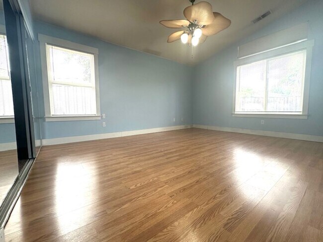 Building Photo - Single Story 3 Bed, 2 Bath in Brentwood