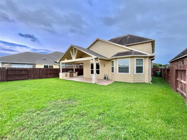 Building Photo - 26954 Mustang Retreat Ln