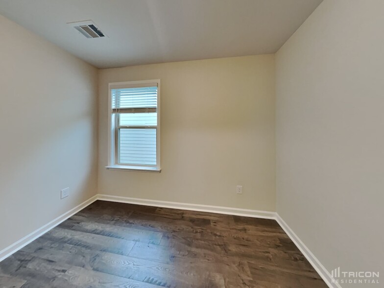 Building Photo - 180 Chapelcrest Ln