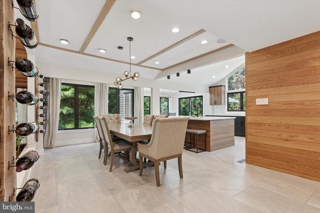 Building Photo - 1220 Valley Rd