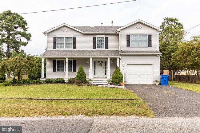 Building Photo - 305 Cherokee Dr