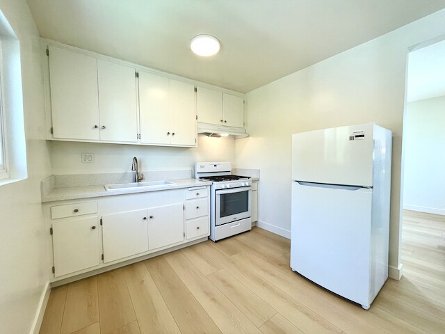 Building Photo - 5350 Smiley Dr