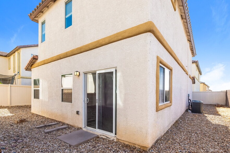 Building Photo - 8325 New Leaf Ave