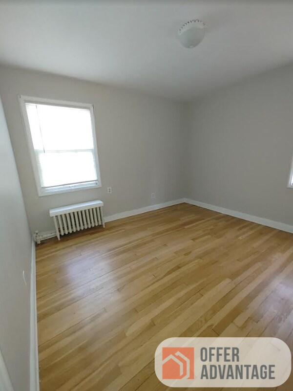 Building Photo - 3601 Glencairn Rd