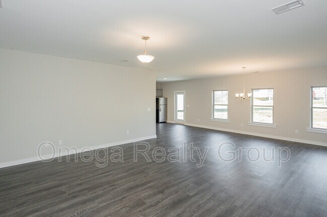 Building Photo - 45 Red Oak Ct