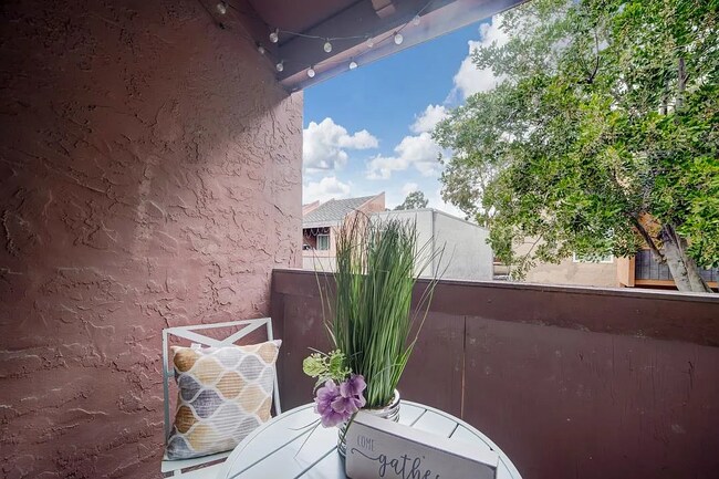 Building Photo - WOW!! Great Price and Great Location!