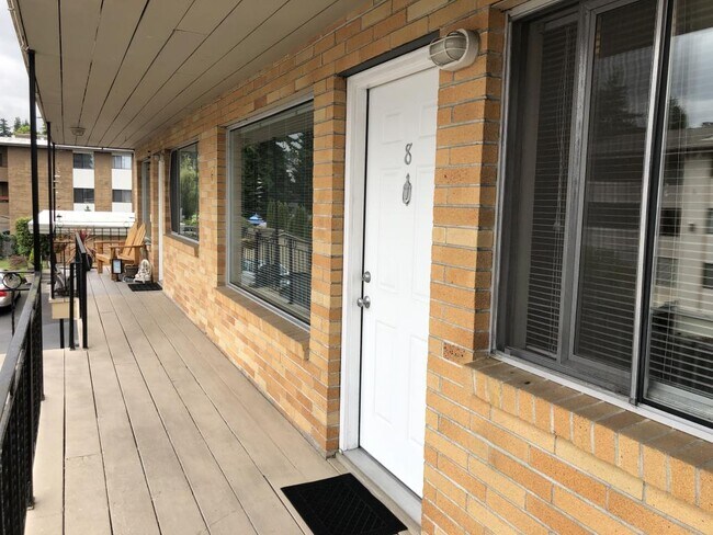 Building Photo - Laurel Apartments - 2 bedrooms