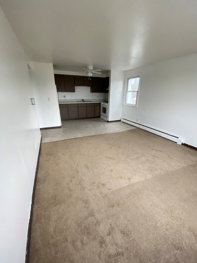 Building Photo - 1627 Woodbine Dr