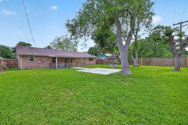 Building Photo - 12002 Hillcroft St