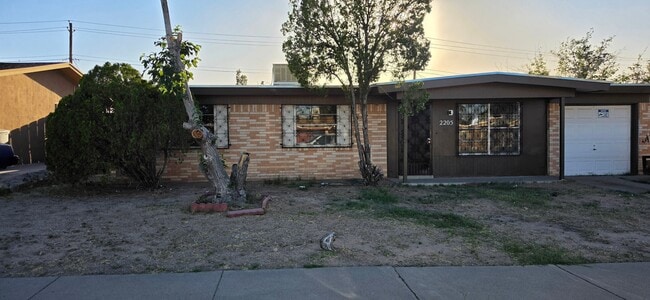 Building Photo - 2205 Escarpa Dr