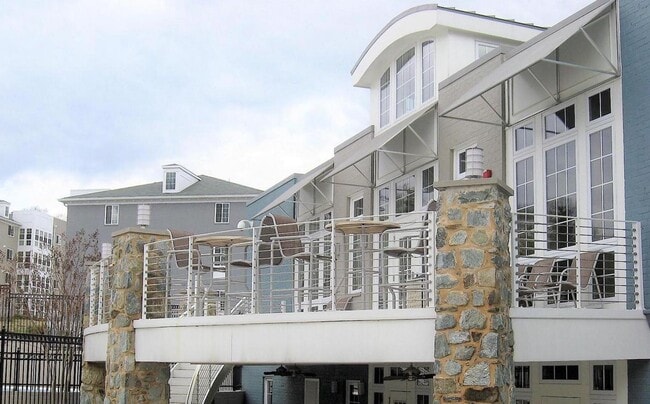 Primary Photo - Gorgeous 1 Bed 1 Bath 1st Floor Condo In S...
