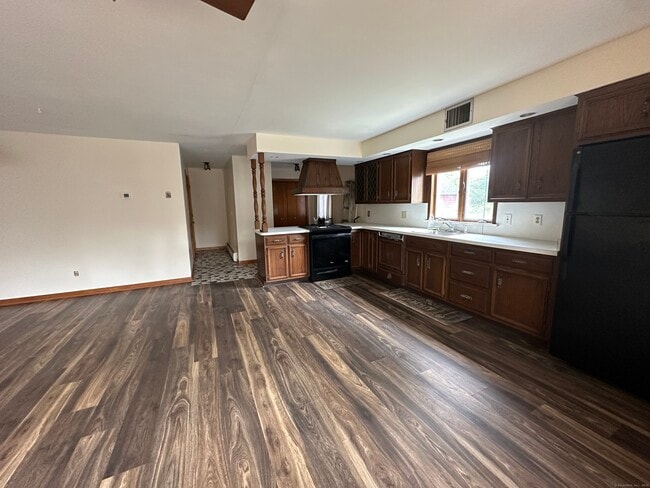 Building Photo - 91 Bailey Ln