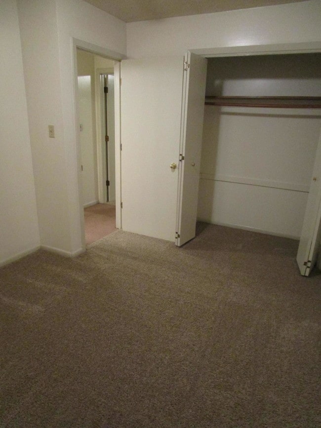 Building Photo - 4325 W Bethany Dr
