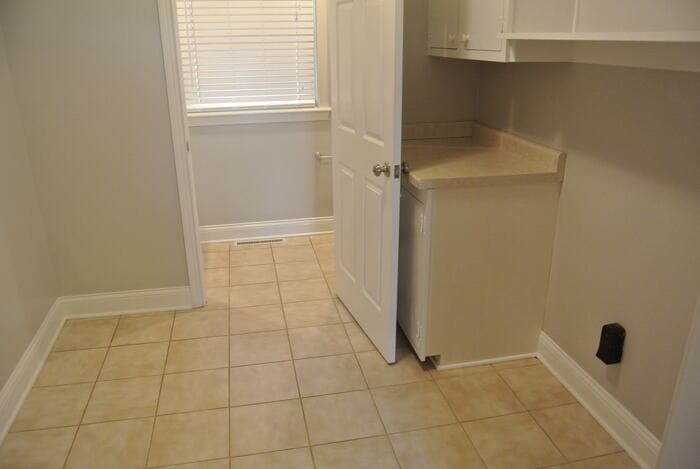 Building Photo - 455 S Taylor Ave