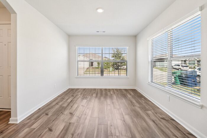 Building Photo - 110 Crimson Cir