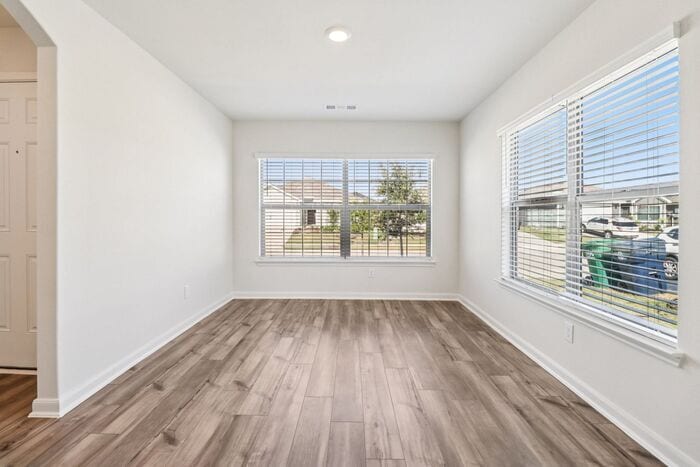 Building Photo - 520 Trinity Trl