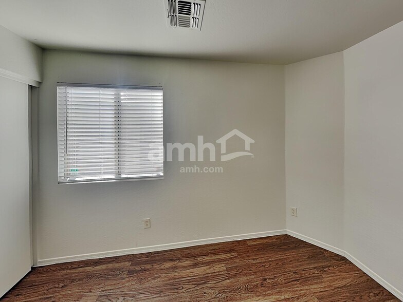 Building Photo - 14908 N 125th Ln