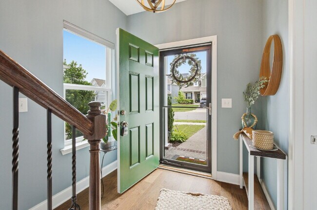 Building Photo - Spacious 3-Bedroom home with main-level office and second level flex/bonus room with resort-style...