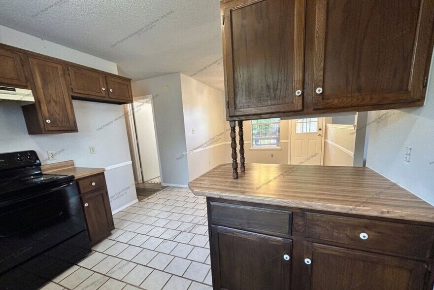 Building Photo - 108 Grand Maple Dr