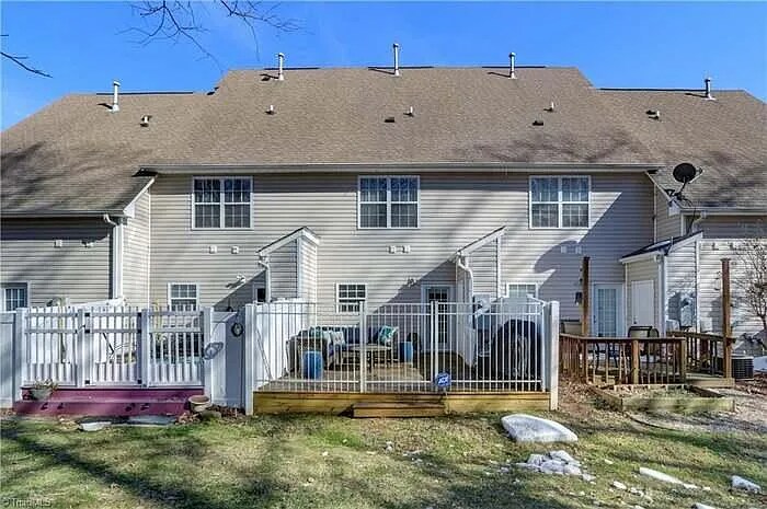 Building Photo - 3804 Wayfarer Dr