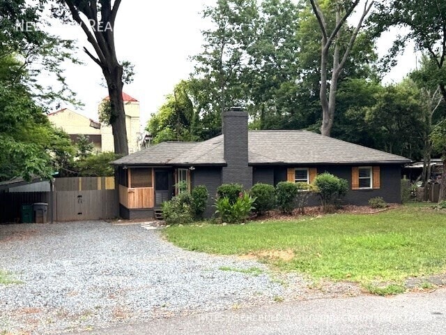 Building Photo - 1527 Medford Dr
