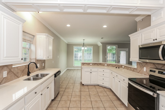 Building Photo - 1813 Manor Ridge Way