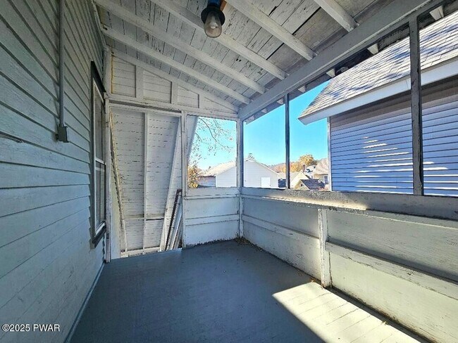 Building Photo - 314 11th St