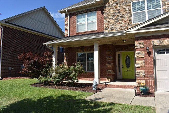 Building Photo - 2190 Harborview Dr