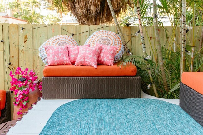 Building Photo - 519 28th St