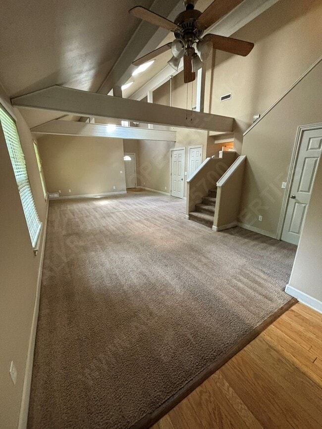 Building Photo - Spacious Living: 3 bed 1 bathroom Fayettev...