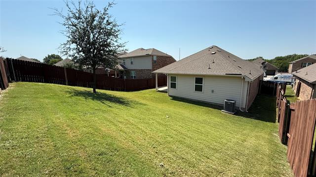 Building Photo - 1829 Persimmon Dr