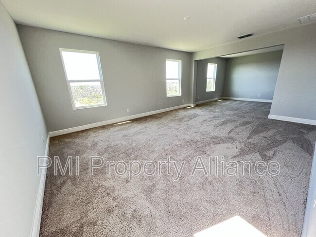 Building Photo - 14521 Crestavista Ave