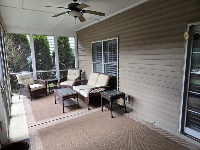 Building Photo - 0N306 Hilts Dr