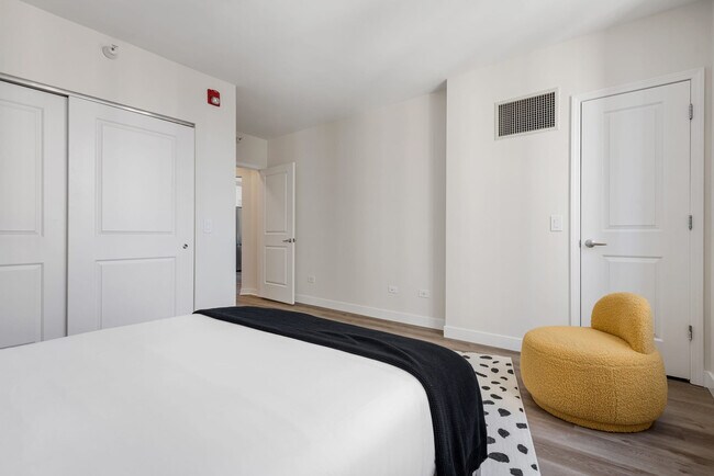 Building Photo - 45 E Chicago Ave