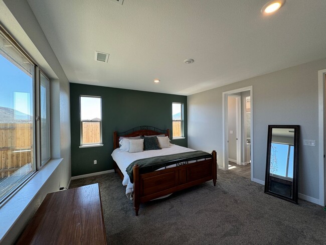 Building Photo - New Ryder Home Tons of Upgrades