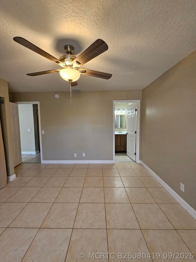 Building Photo - 4876 Orleans Ct