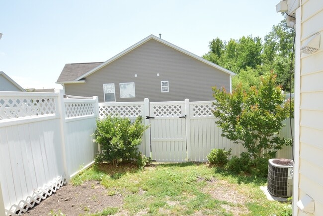 Building Photo - A Cozy 2bedroom Town home in Fort Mill
