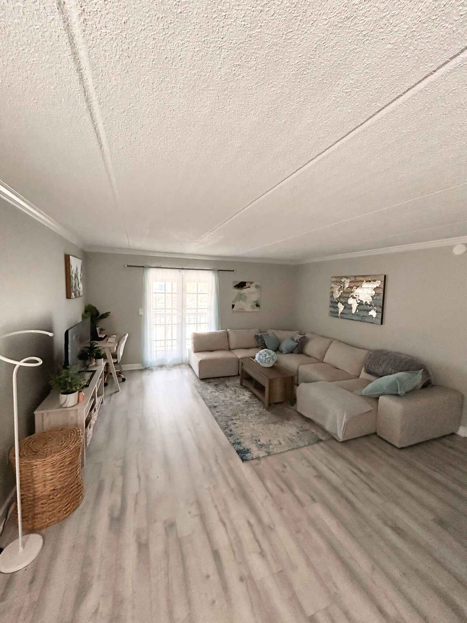 Building Photo - 5304 W Kennedy Blvd